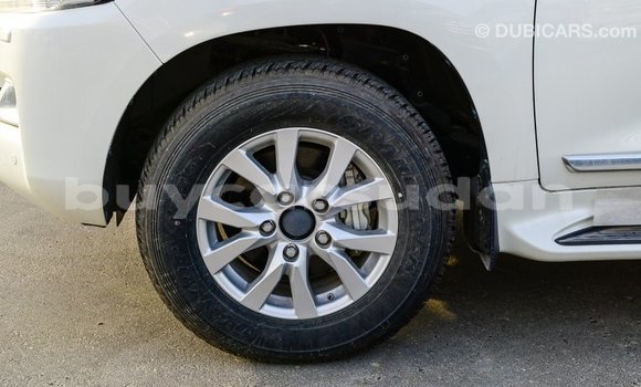 Buy Import Toyota Land Cruiser White Car in Import - Dubai in Al Jazirah State Buy Import Toyota Land Cruiser White Car in Import - Dubai in Al Jazirah State