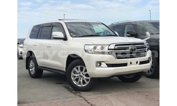 Buy Import Toyota Land Cruiser White Car in Import - Dubai in Al Jazirah State Buy Import Toyota Land Cruiser White Car in Import - Dubai in Al Jazirah State