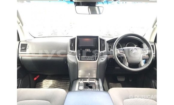 Buy Import Toyota Land Cruiser White Car in Import - Dubai in Al Jazirah State Buy Import Toyota Land Cruiser White Car in Import - Dubai in Al Jazirah State