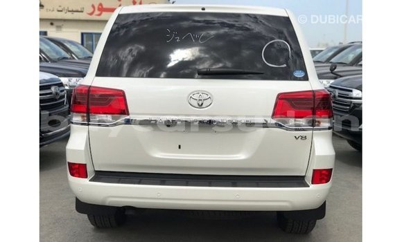Buy Import Toyota Land Cruiser White Car in Import - Dubai in Al Jazirah State Buy Import Toyota Land Cruiser White Car in Import - Dubai in Al Jazirah State