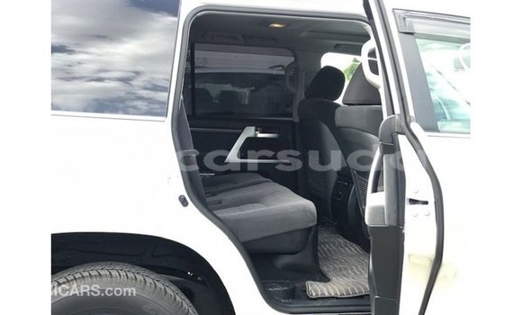 Buy Import Toyota Land Cruiser White Car in Import - Dubai in Al Jazirah State Buy Import Toyota Land Cruiser White Car in Import - Dubai in Al Jazirah State
