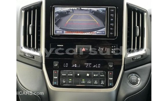 Buy Import Toyota Land Cruiser White Car in Import - Dubai in Al Jazirah State Buy Import Toyota Land Cruiser White Car in Import - Dubai in Al Jazirah State