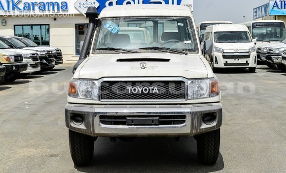 Buy Import Toyota Land Cruiser White Car in Import - Dubai in Al Jazirah State Buy Import Toyota Land Cruiser White Car in Import - Dubai in Al Jazirah State