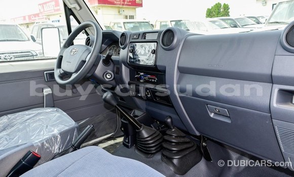 Buy Import Toyota Land Cruiser White Car in Import - Dubai in Al Jazirah State Buy Import Toyota Land Cruiser White Car in Import - Dubai in Al Jazirah State