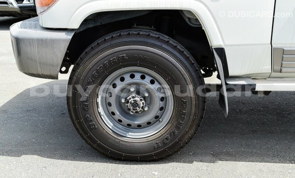 Buy Import Toyota Land Cruiser White Car in Import - Dubai in Al Jazirah State Buy Import Toyota Land Cruiser White Car in Import - Dubai in Al Jazirah State