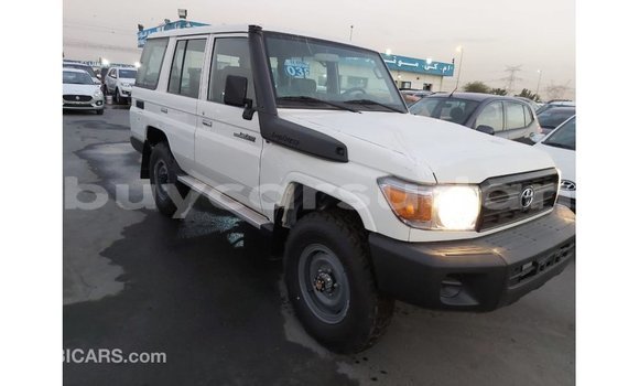 Buy Import Toyota Land Cruiser White Car in Import - Dubai in Al Jazirah State Buy Import Toyota Land Cruiser White Car in Import - Dubai in Al Jazirah State