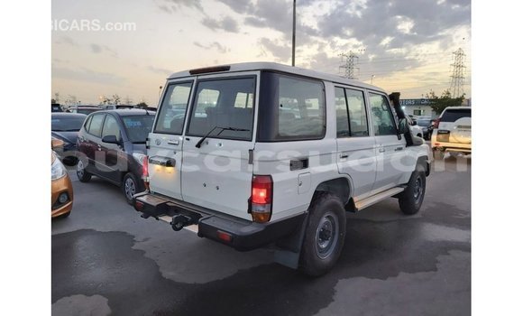 Buy Import Toyota Land Cruiser White Car in Import - Dubai in Al Jazirah State Buy Import Toyota Land Cruiser White Car in Import - Dubai in Al Jazirah State