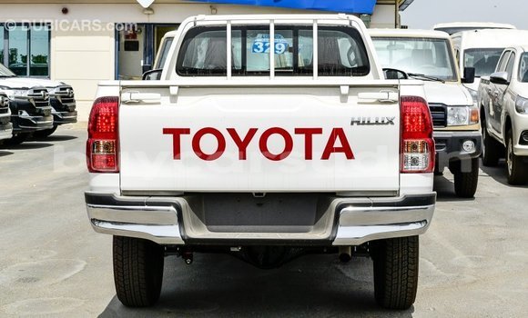 Buy Import Toyota Hilux White Car in Import - Dubai in Al Jazirah State Buy Import Toyota Hilux White Car in Import - Dubai in Al Jazirah State