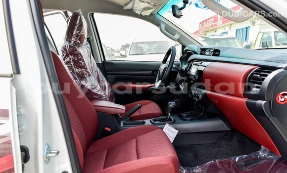 Buy Import Toyota Hilux White Car in Import - Dubai in Al Jazirah State Buy Import Toyota Hilux White Car in Import - Dubai in Al Jazirah State