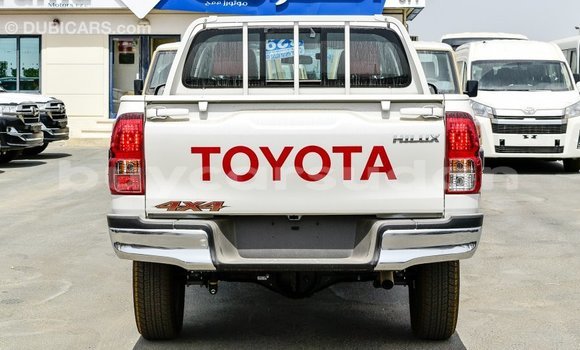 Buy Import Toyota Hilux White Car in Import - Dubai in Al Jazirah State Buy Import Toyota Hilux White Car in Import - Dubai in Al Jazirah State