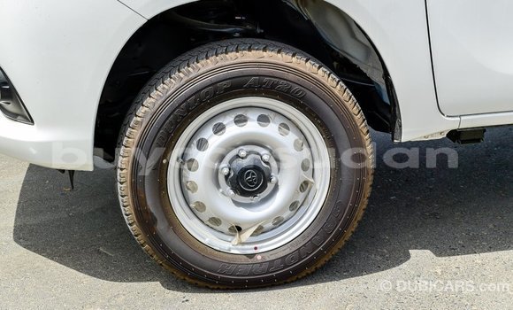Buy Import Toyota Hilux White Car in Import - Dubai in Al Jazirah State Buy Import Toyota Hilux White Car in Import - Dubai in Al Jazirah State