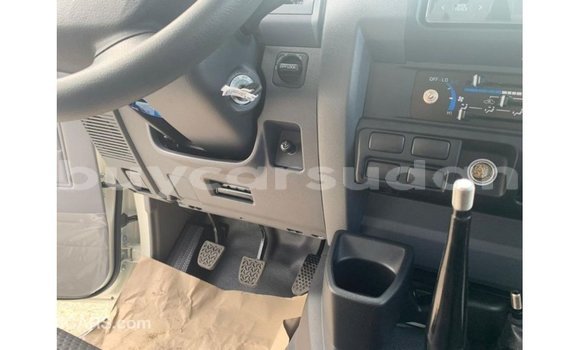 Buy Import Toyota Land Cruiser White Car in Import - Dubai in Al Jazirah State Buy Import Toyota Land Cruiser White Car in Import - Dubai in Al Jazirah State