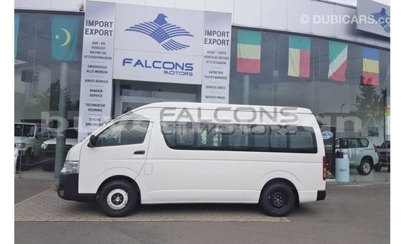 Acheter Import Voiture Toyota Hiace Blanc à Import - Dubai, État d'Al Jazirah Acheter Import Voiture Toyota Hiace Blanc à Import - Dubai, État d'Al Jazirah