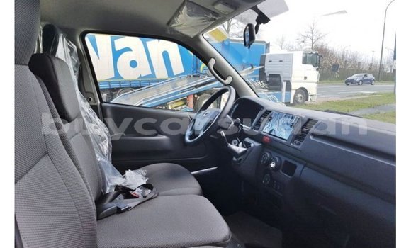 Acheter Import Voiture Toyota Hiace Blanc à Import - Dubai, État d'Al Jazirah Acheter Import Voiture Toyota Hiace Blanc à Import - Dubai, État d'Al Jazirah