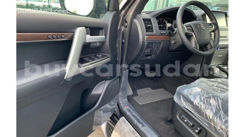 Big with watermark toyota land cruiser al jazirah state import dubai 3034