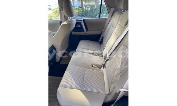 Buy Import Toyota HiAce White Truck in Import - Dubai in Al Jazirah State Buy Import Toyota HiAce White Truck in Import - Dubai in Al Jazirah State