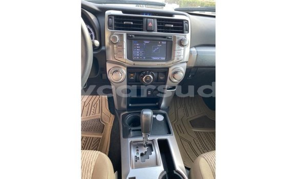 Buy Import Toyota HiAce White Truck in Import - Dubai in Al Jazirah State Buy Import Toyota HiAce White Truck in Import - Dubai in Al Jazirah State