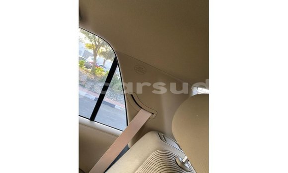 Buy Import Toyota HiAce White Truck in Import - Dubai in Al Jazirah State Buy Import Toyota HiAce White Truck in Import - Dubai in Al Jazirah State