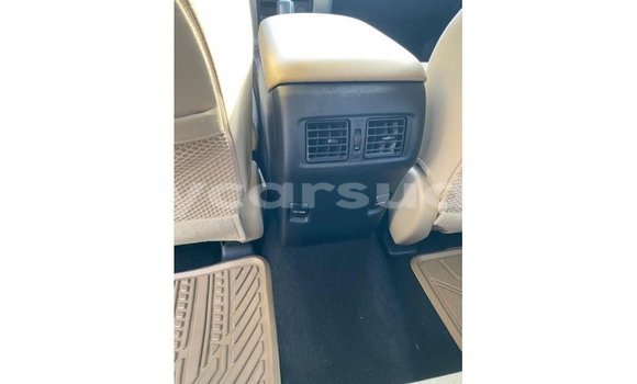 Buy Import Toyota HiAce White Truck in Import - Dubai in Al Jazirah State Buy Import Toyota HiAce White Truck in Import - Dubai in Al Jazirah State
