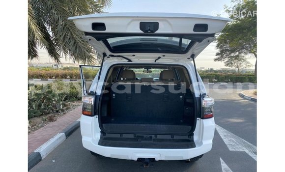 Buy Import Toyota HiAce White Truck in Import - Dubai in Al Jazirah State Buy Import Toyota HiAce White Truck in Import - Dubai in Al Jazirah State