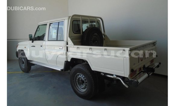 Buy Import Toyota Land Cruiser White Car in Import - Dubai in Al Jazirah State Buy Import Toyota Land Cruiser White Car in Import - Dubai in Al Jazirah State