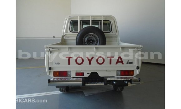 Buy Import Toyota Land Cruiser White Car in Import - Dubai in Al Jazirah State Buy Import Toyota Land Cruiser White Car in Import - Dubai in Al Jazirah State