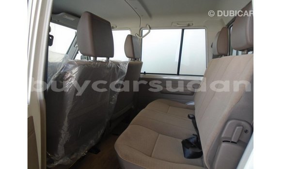 Buy Import Toyota Land Cruiser White Car in Import - Dubai in Al Jazirah State Buy Import Toyota Land Cruiser White Car in Import - Dubai in Al Jazirah State