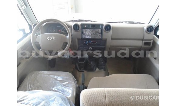 Buy Import Toyota Land Cruiser White Car in Import - Dubai in Al Jazirah State Buy Import Toyota Land Cruiser White Car in Import - Dubai in Al Jazirah State
