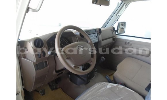 Buy Import Toyota Land Cruiser White Car in Import - Dubai in Al Jazirah State Buy Import Toyota Land Cruiser White Car in Import - Dubai in Al Jazirah State