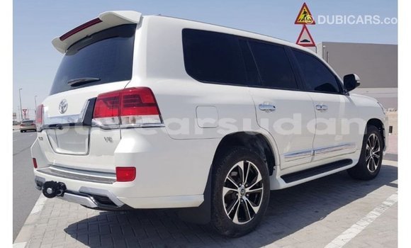Buy Import Toyota Land Cruiser White Car in Import - Dubai in Al Jazirah State Buy Import Toyota Land Cruiser White Car in Import - Dubai in Al Jazirah State
