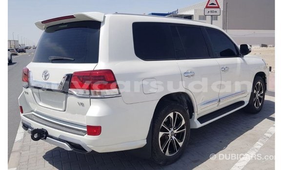 Buy Import Toyota Land Cruiser White Car in Import - Dubai in Al Jazirah State Buy Import Toyota Land Cruiser White Car in Import - Dubai in Al Jazirah State