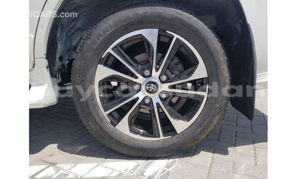 Buy Import Toyota Land Cruiser White Car in Import - Dubai in Al Jazirah State Buy Import Toyota Land Cruiser White Car in Import - Dubai in Al Jazirah State