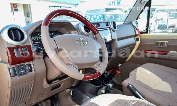 Buy Import Toyota Land Cruiser Beige Car in Import - Dubai in Al Jazirah State Buy Import Toyota Land Cruiser Beige Car in Import - Dubai in Al Jazirah State