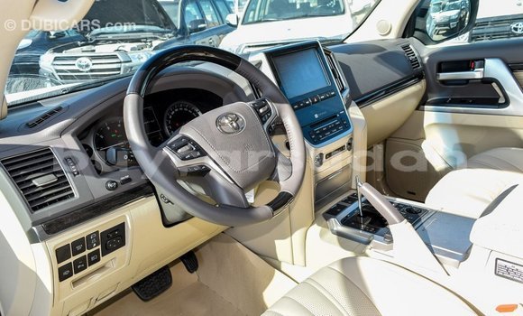 Buy Import Toyota Land Cruiser White Car in Import - Dubai in Al Jazirah State Buy Import Toyota Land Cruiser White Car in Import - Dubai in Al Jazirah State