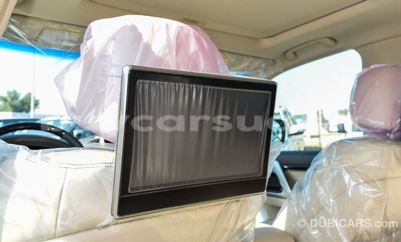 Buy Import Toyota Land Cruiser White Car in Import - Dubai in Al Jazirah State Buy Import Toyota Land Cruiser White Car in Import - Dubai in Al Jazirah State