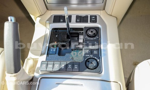 Buy Import Toyota Land Cruiser White Car in Import - Dubai in Al Jazirah State Buy Import Toyota Land Cruiser White Car in Import - Dubai in Al Jazirah State