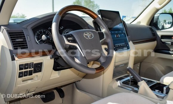 Buy Import Toyota Land Cruiser White Car in Import - Dubai in Al Jazirah State Buy Import Toyota Land Cruiser White Car in Import - Dubai in Al Jazirah State