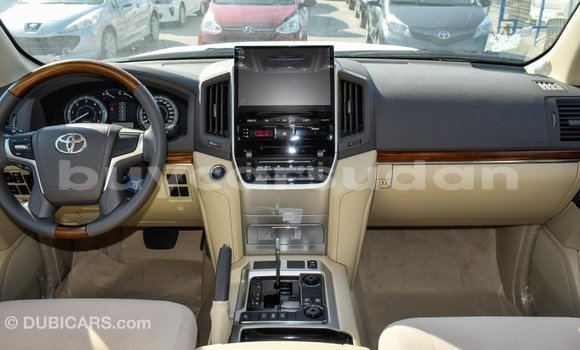 Buy Import Toyota Land Cruiser White Car in Import - Dubai in Al Jazirah State Buy Import Toyota Land Cruiser White Car in Import - Dubai in Al Jazirah State