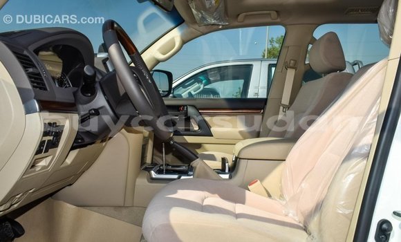 Buy Import Toyota Land Cruiser White Car in Import - Dubai in Al Jazirah State Buy Import Toyota Land Cruiser White Car in Import - Dubai in Al Jazirah State