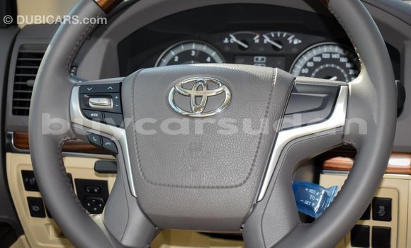 Buy Import Toyota Land Cruiser White Car in Import - Dubai in Al Jazirah State Buy Import Toyota Land Cruiser White Car in Import - Dubai in Al Jazirah State