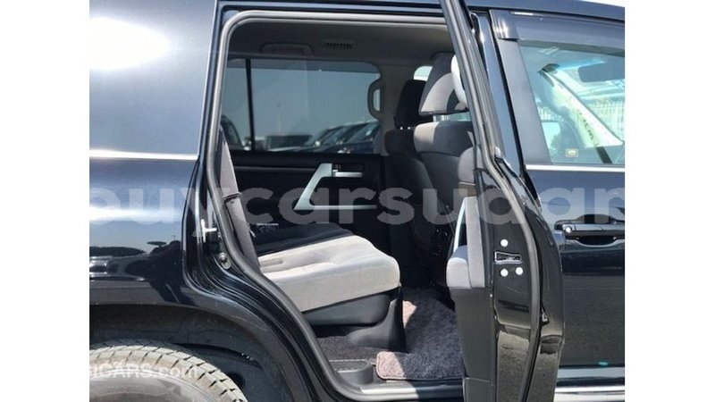 Big with watermark toyota land cruiser al jazirah state import dubai 3065