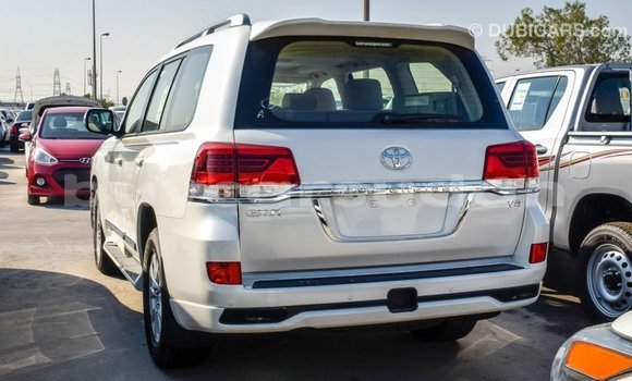 Buy Import Toyota Land Cruiser White Car in Import - Dubai in Al Jazirah State Buy Import Toyota Land Cruiser White Car in Import - Dubai in Al Jazirah State