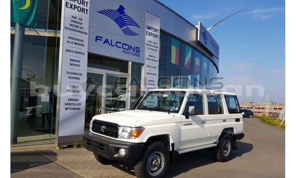 Buy Import Toyota Land Cruiser White Car in Import - Dubai in Al Jazirah State Buy Import Toyota Land Cruiser White Car in Import - Dubai in Al Jazirah State