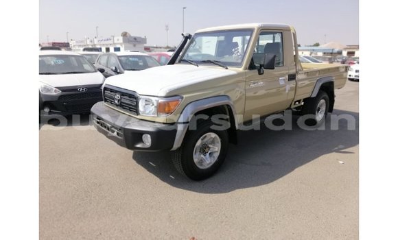 Buy Import Toyota Land Cruiser Beige Car in Import - Dubai in Al Jazirah State Buy Import Toyota Land Cruiser Beige Car in Import - Dubai in Al Jazirah State