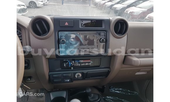 Buy Import Toyota Land Cruiser Beige Car in Import - Dubai in Al Jazirah State Buy Import Toyota Land Cruiser Beige Car in Import - Dubai in Al Jazirah State