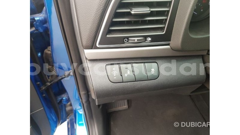 Big with watermark hyundai elantra al jazirah state import dubai 3084