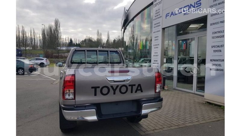 Big with watermark toyota hilux al jazirah state import dubai 3091