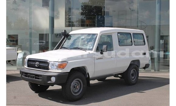 Buy Import Toyota Land Cruiser White Car in Import - Dubai in Al Jazirah State Buy Import Toyota Land Cruiser White Car in Import - Dubai in Al Jazirah State