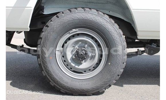 Buy Import Toyota Land Cruiser White Car in Import - Dubai in Al Jazirah State Buy Import Toyota Land Cruiser White Car in Import - Dubai in Al Jazirah State
