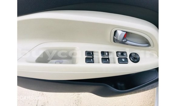Acheter Import Voiture Kia Carens Autre à Import - Dubai, État d'Al Jazirah Acheter Import Voiture Kia Carens Autre à Import - Dubai, État d'Al Jazirah
